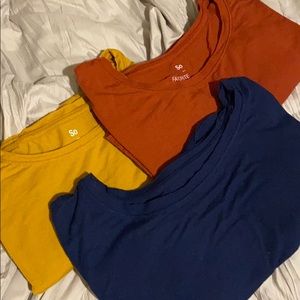 set of three crew neck shirts